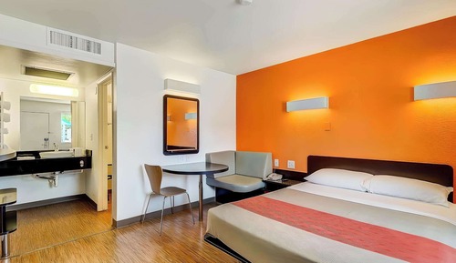 Standard Room, 1 Queen Bed, Non Smoking