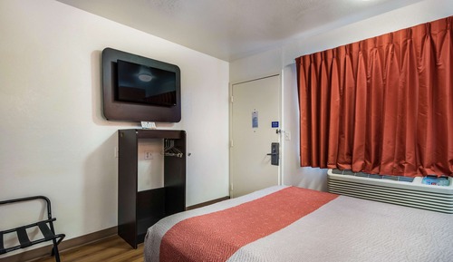 Standard Room, 1 Queen Bed, Accessible, Non Smoking
