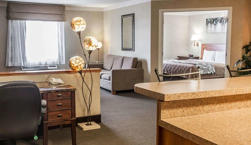 Suite, 1 King Bed, Non Smoking