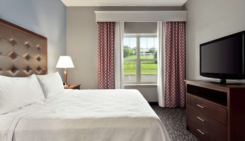 1 Bedroom Suite 1 King NonSmoking