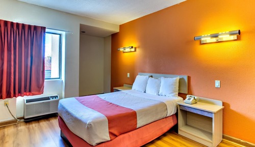 Deluxe Room, 1 King Bed, Non Smoking