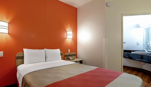 Standard Room, 1 Queen Bed, Non Smoking