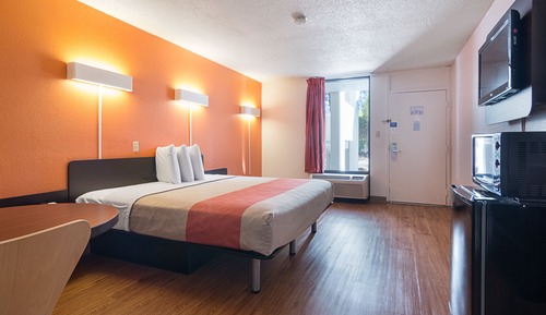 Deluxe Room, 1 King Bed, Smoking, Refrigerator & Microwave
