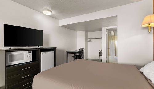 Room, 1 King Bed, Non Smoking