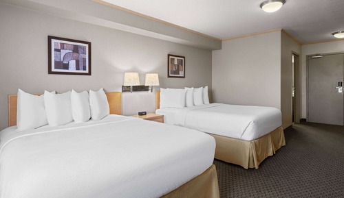 Suite, 2 Queen Beds, Non Smoking (Pet-friendly)