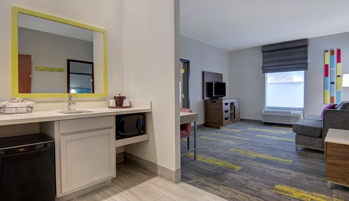 Suite, 2 Queen Beds, Non Smoking