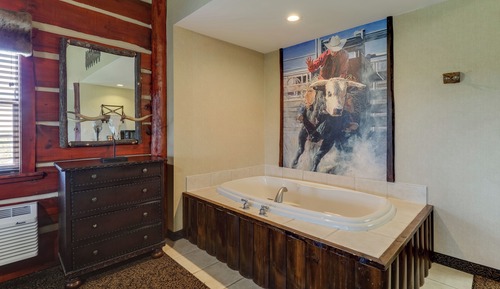 Theme Suite with Whirlpool