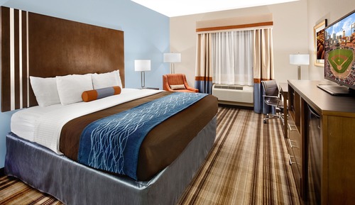 Standard Room, 1 King Bed, Non Smoking, Refrigerator & Microwave