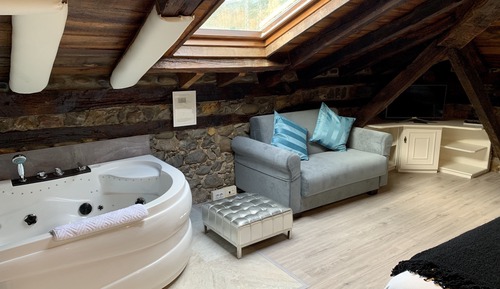Suite, Hot Tub