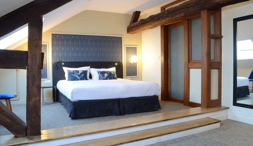 Family Room, Attic Rom