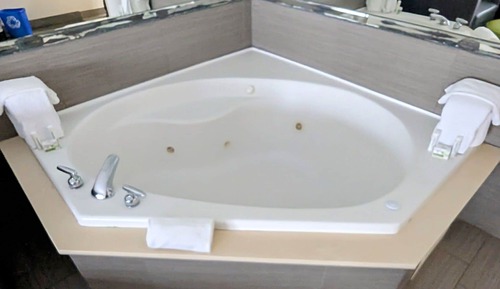 Deluxe Studio Suite, 1 King Bed, Non Smoking