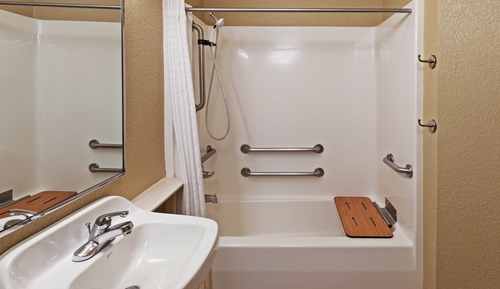 Studio Suite, 1 Queen Bed, Accessible Bathtub (Access Tub)