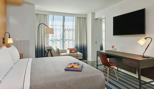Room, 1 King Bed, Accessible, Bathtub (Hearing Acc)