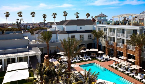 Suite, 1 King Bed, Kitchen, Pool View (Mobility/Hearing Access, Roll-In Shwr)