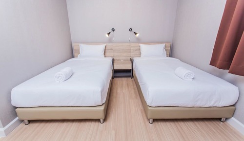Standard Twin Room 