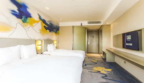 Standard Room, Multiple Beds (Extra Floor Space)