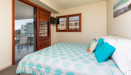 1 Bedroom Apartment - Partial Water View