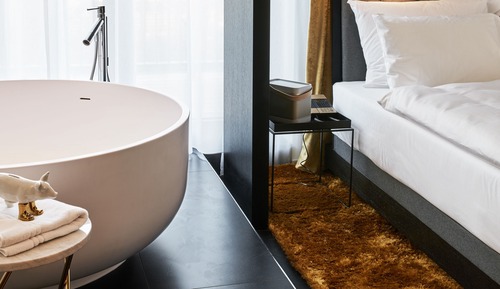 Premium Suite, 1 King Bed, Non Smoking, Balcony