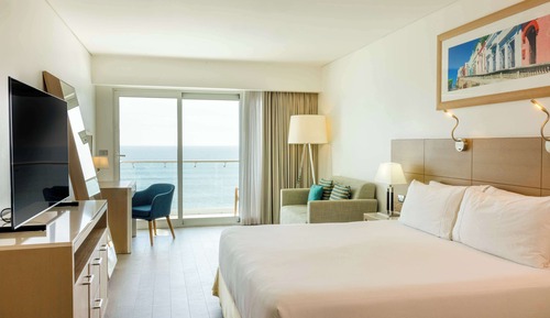 Junior, Suite, 1 Queen Bed, Balcony, Oceanfront