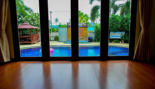 4-Bedroom with Private Pool 