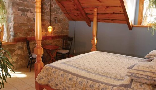 Royal Suite, 1 King Bed, Jetted Tub