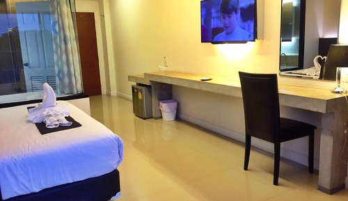 Deluxe Double Room with Bathtub 
