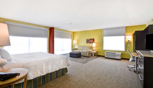 Studio, 1 King Bed, Accessible, Corner (Hearing)