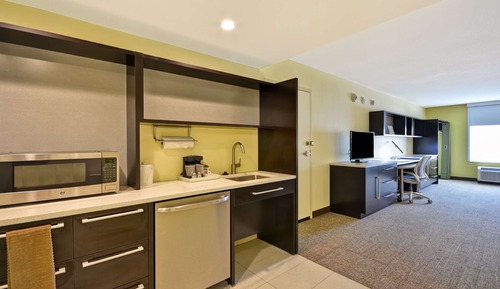 Studio, 2 Queen Beds, Accessible, Bathtub