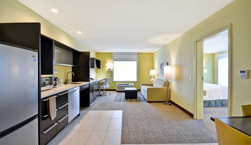 Suite, 1 King Bed, Accessible (Hearing)