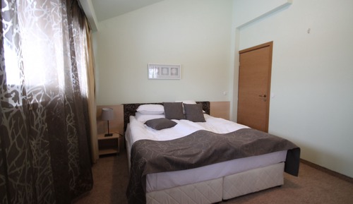 Apartment, 2 Bedrooms, Balcony, Mountain View
