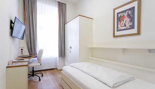 Deluxe Single Room