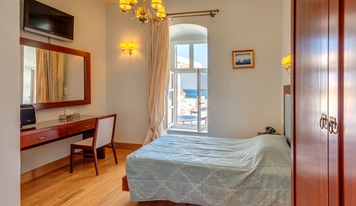 Deluxe Single Room