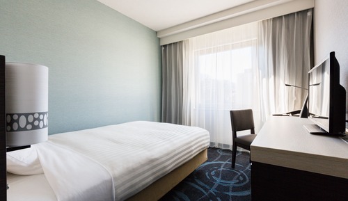 Single Room, Smoking