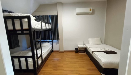 Quadruple Room with Shared  Bathroom 