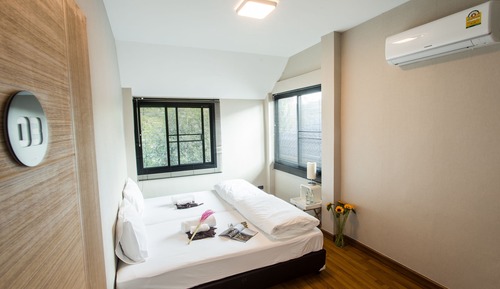 Twin Room with Shared Bathroom
