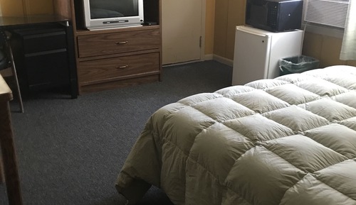 Basic Single Room, 1 Queen Bed