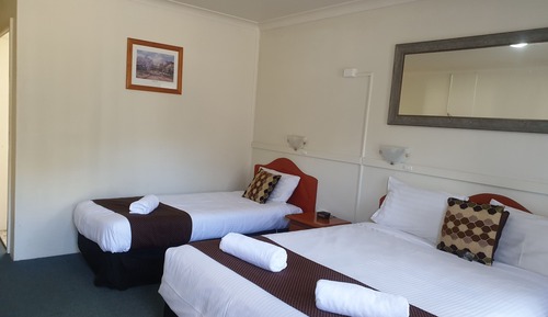 Queen and Single Room