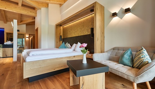 Honeymoon Suite, 1 King Bed, Bathtub, City View