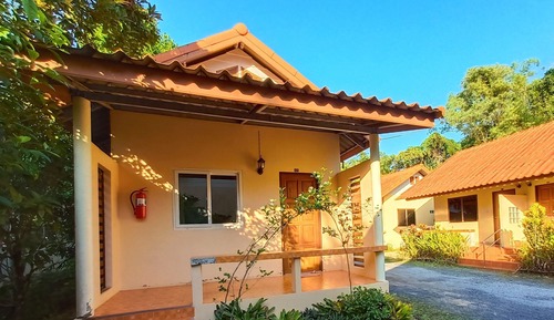 Deluxe Double Room, 1 King Bed, Lanai, Resort View