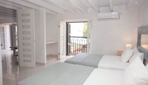 Superior Studio, City View