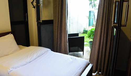 Deluxe Double Room, 1 Double Bed, Garden View, Garden Area