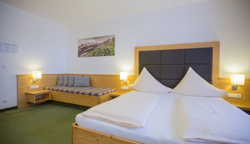 Double Room, 1 Bedroom, Non Smoking, Mountain View