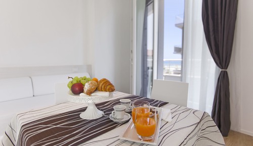 Suite, Balcony (Queen)