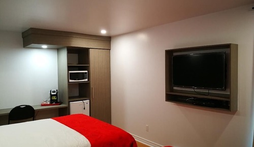(Renovated) Queen Room with Two Queen Beds-Non Smoking