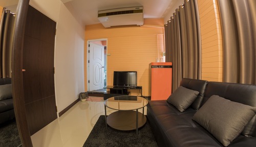 Deluxe Room 2