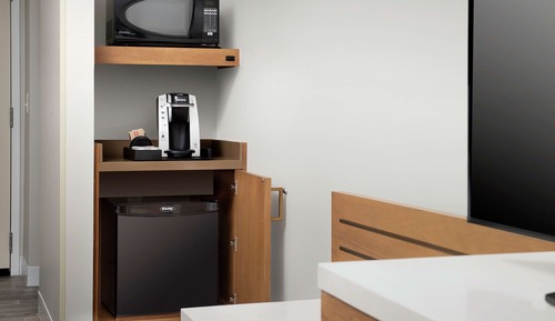 Room, 1 King Bed, Accessible, Bathtub (Mobility & Hearing)