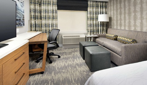 Deluxe Room, 1 King Bed, Accessible (Hearing)
