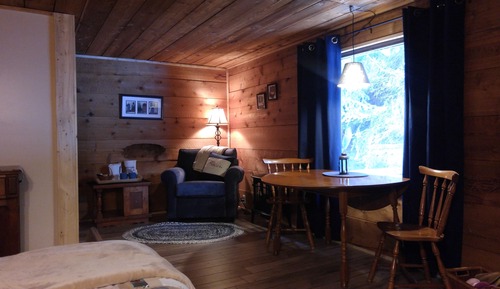 Cedar or Alder Cabin - 1 Queen Bed