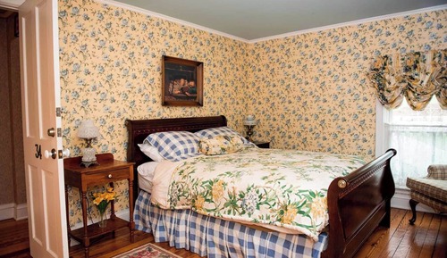 Standard Room, 1 Queen Bed