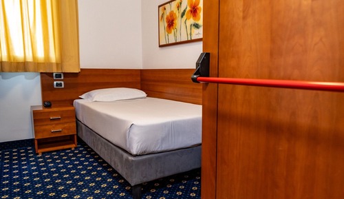 Single Room, Accessible